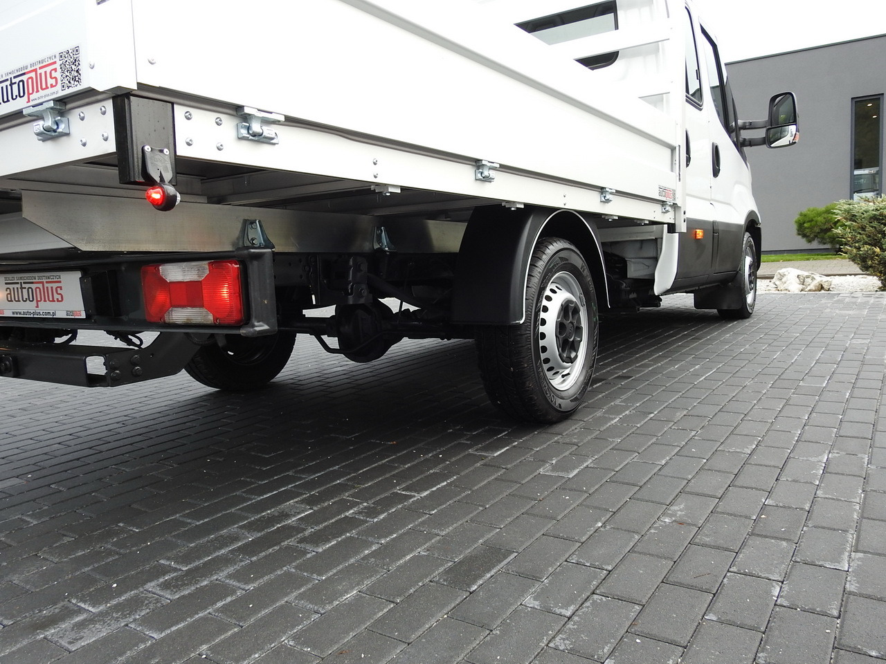 Carrinha cabine dupla IVECO DAILY 35S15 STAKE BODY DOUBLE CABIN DOKA 7 SEATS AIR CONDITIONING 150HP: foto 17 Carrinha cabine dupla IVECO DAILY 35S15 STAKE BODY DOUBLE CABIN DOKA 7 SEATS AIR CONDITIONING 150HP: foto 17