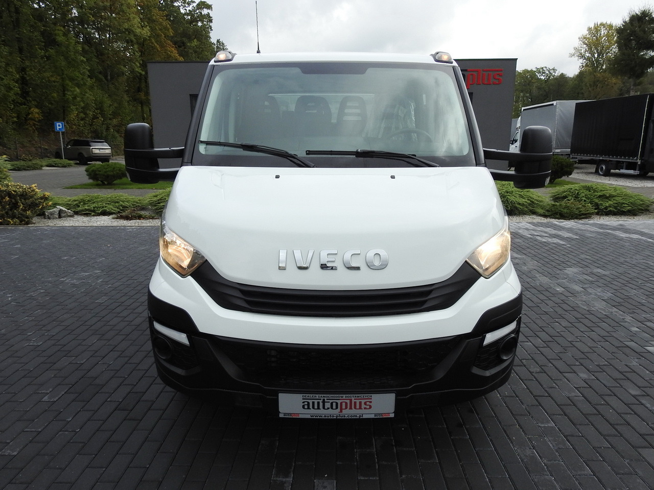 IVECO DAILY 35S15 STAKE BODY DOUBLE CABIN DOKA 7 SEATS AIR CONDITIONING 150HP - Carrinha de caixa aberta: foto 5 IVECO DAILY 35S15 STAKE BODY DOUBLE CABIN DOKA 7 SEATS AIR CONDITIONING 150HP - Carrinha de caixa aberta: foto 5
