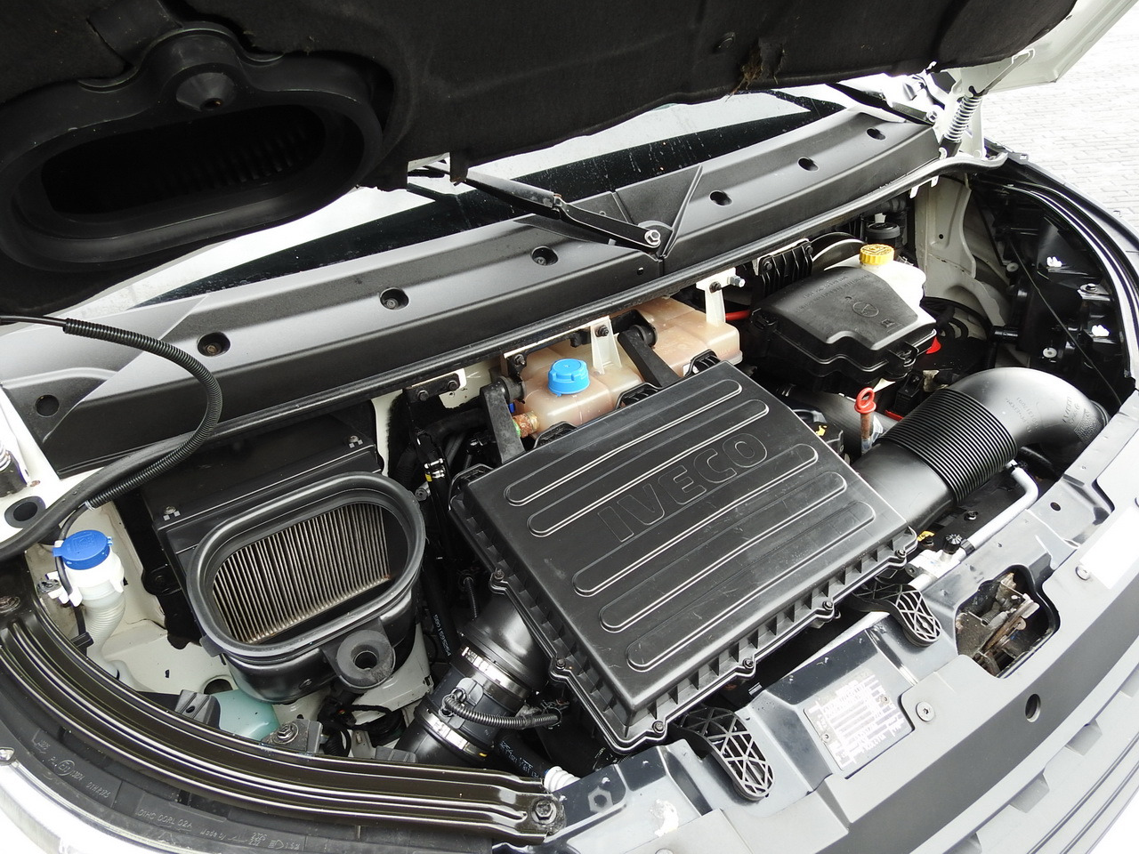 Carrinha cabine dupla IVECO DAILY 35S15 STAKE BODY DOUBLE CABIN DOKA 7 SEATS AIR CONDITIONING 150HP: foto 25 Carrinha cabine dupla IVECO DAILY 35S15 STAKE BODY DOUBLE CABIN DOKA 7 SEATS AIR CONDITIONING 150HP: foto 25