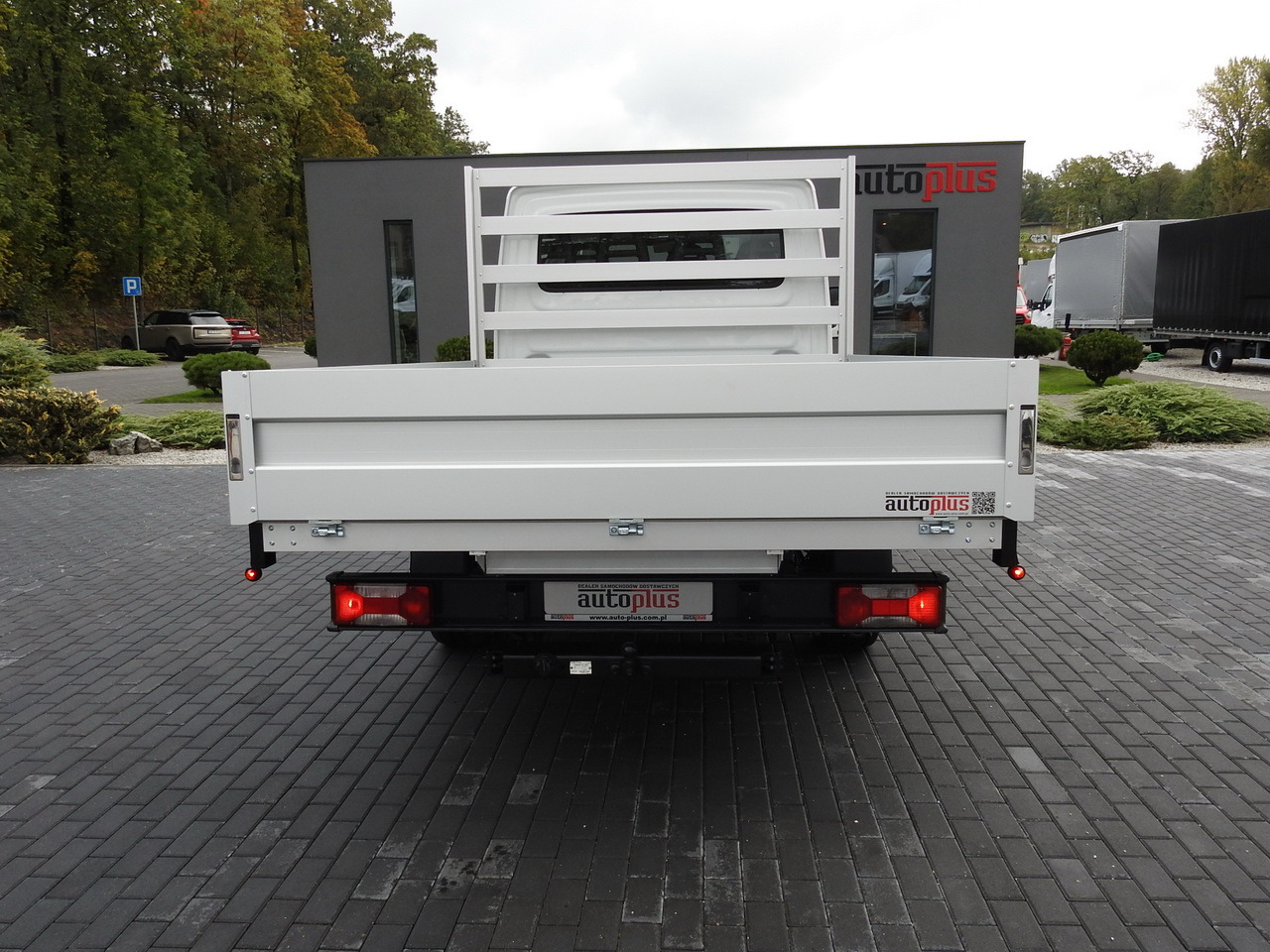 Carrinha cabine dupla IVECO DAILY 35S15 STAKE BODY DOUBLE CABIN DOKA 7 SEATS AIR CONDITIONING 150HP: foto 10 Carrinha cabine dupla IVECO DAILY 35S15 STAKE BODY DOUBLE CABIN DOKA 7 SEATS AIR CONDITIONING 150HP: foto 10