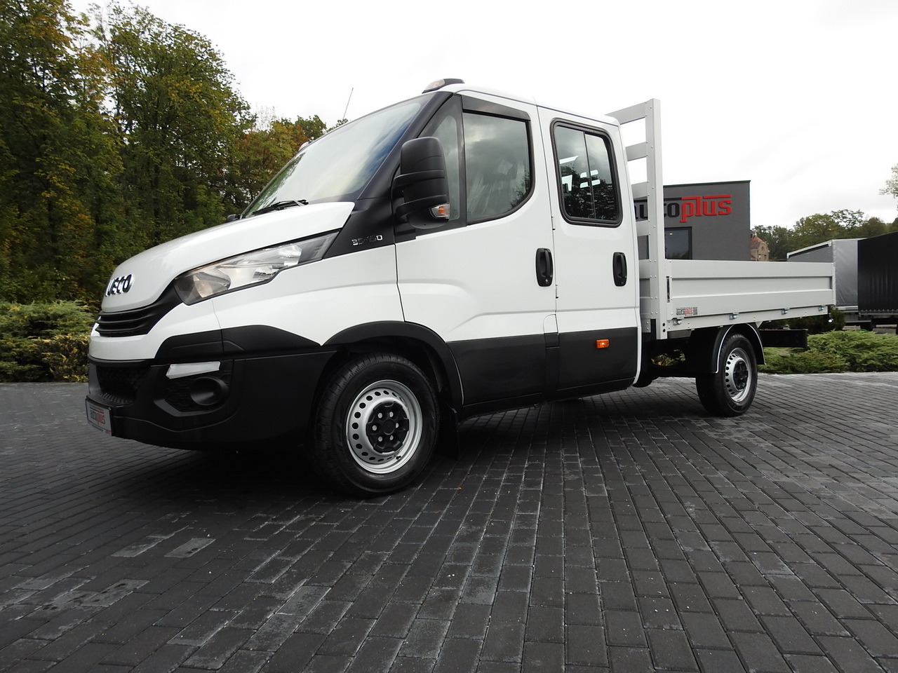 Carrinha cabine dupla IVECO DAILY 35S15 STAKE BODY DOUBLE CABIN DOKA 7 SEATS AIR CONDITIONING 150HP: foto 19 Carrinha cabine dupla IVECO DAILY 35S15 STAKE BODY DOUBLE CABIN DOKA 7 SEATS AIR CONDITIONING 150HP: foto 19