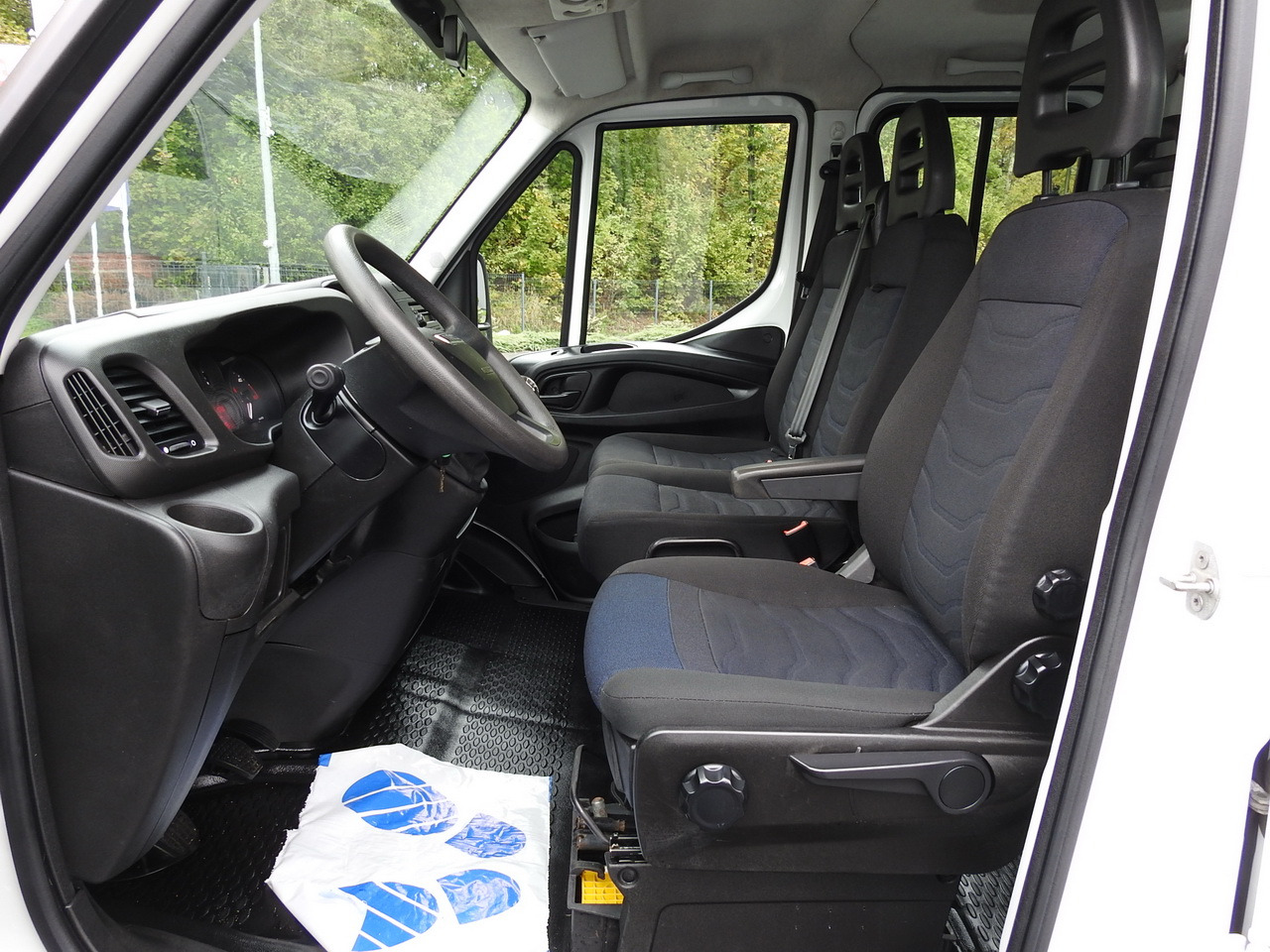 Carrinha cabine dupla IVECO DAILY 35S15 STAKE BODY DOUBLE CABIN DOKA 7 SEATS AIR CONDITIONING 150HP: foto 26 Carrinha cabine dupla IVECO DAILY 35S15 STAKE BODY DOUBLE CABIN DOKA 7 SEATS AIR CONDITIONING 150HP: foto 26