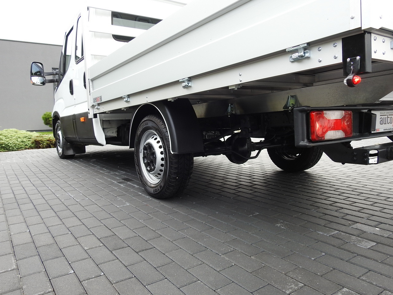 Carrinha cabine dupla IVECO DAILY 35S15 STAKE BODY DOUBLE CABIN DOKA 7 SEATS AIR CONDITIONING 150HP: foto 15 Carrinha cabine dupla IVECO DAILY 35S15 STAKE BODY DOUBLE CABIN DOKA 7 SEATS AIR CONDITIONING 150HP: foto 15