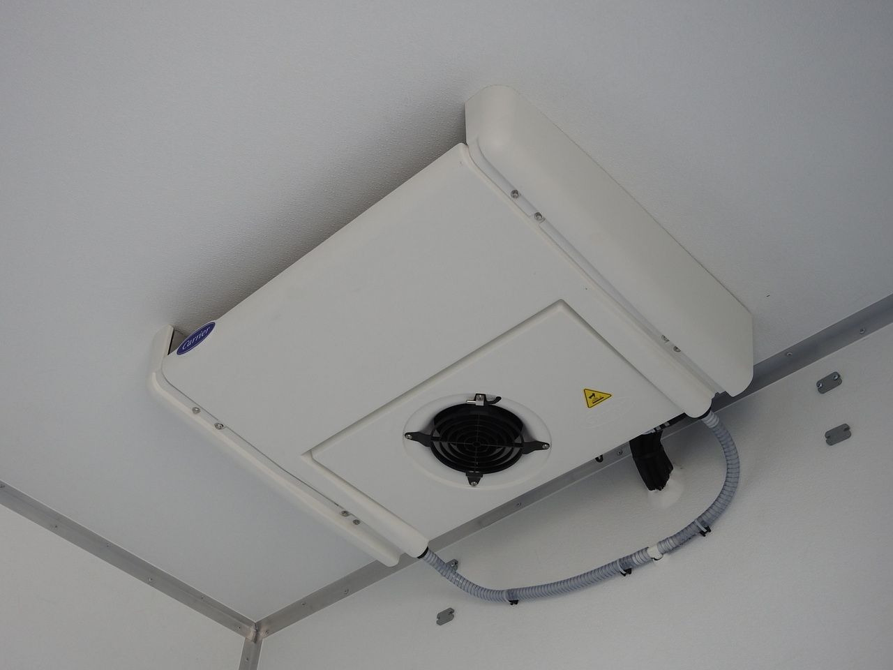 Carrinha frigorífica novo IVECO DAILY 35S16 NEW REGRIGERATOR BOX -10*C 8 PALLETS HEATING FUNCTION POWER SUPPLY 230V CRUISE CONTROL AIR CONDITIONING 160HP: foto 28 Carrinha frigorífica novo IVECO DAILY 35S16 NEW REGRIGERATOR BOX -10*C 8 PALLETS HEATING FUNCTION POWER SUPPLY 230V CRUISE CONTROL AIR CONDITIONING 160HP: foto 28