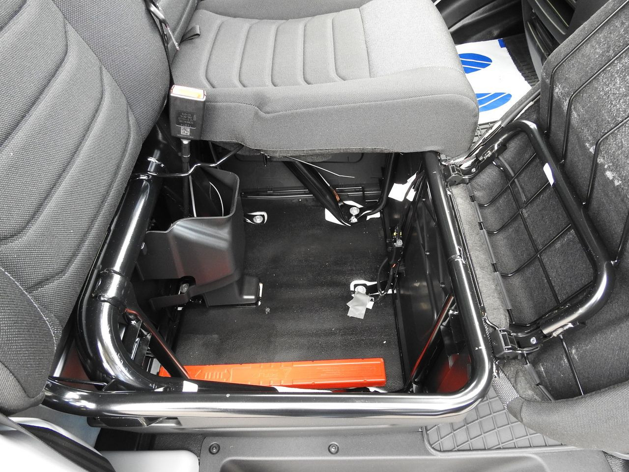 Carrinha frigorífica novo IVECO DAILY 35S16 NEW REGRIGERATOR BOX -10*C 8 PALLETS HEATING FUNCTION POWER SUPPLY 230V CRUISE CONTROL AIR CONDITIONING 160HP: foto 46 Carrinha frigorífica novo IVECO DAILY 35S16 NEW REGRIGERATOR BOX -10*C 8 PALLETS HEATING FUNCTION POWER SUPPLY 230V CRUISE CONTROL AIR CONDITIONING 160HP: foto 46