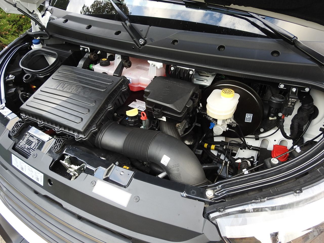 Carrinha frigorífica novo IVECO DAILY 35S16 NEW REGRIGERATOR BOX -10*C 8 PALLETS HEATING FUNCTION POWER SUPPLY 230V CRUISE CONTROL AIR CONDITIONING 160HP: foto 31 Carrinha frigorífica novo IVECO DAILY 35S16 NEW REGRIGERATOR BOX -10*C 8 PALLETS HEATING FUNCTION POWER SUPPLY 230V CRUISE CONTROL AIR CONDITIONING 160HP: foto 31