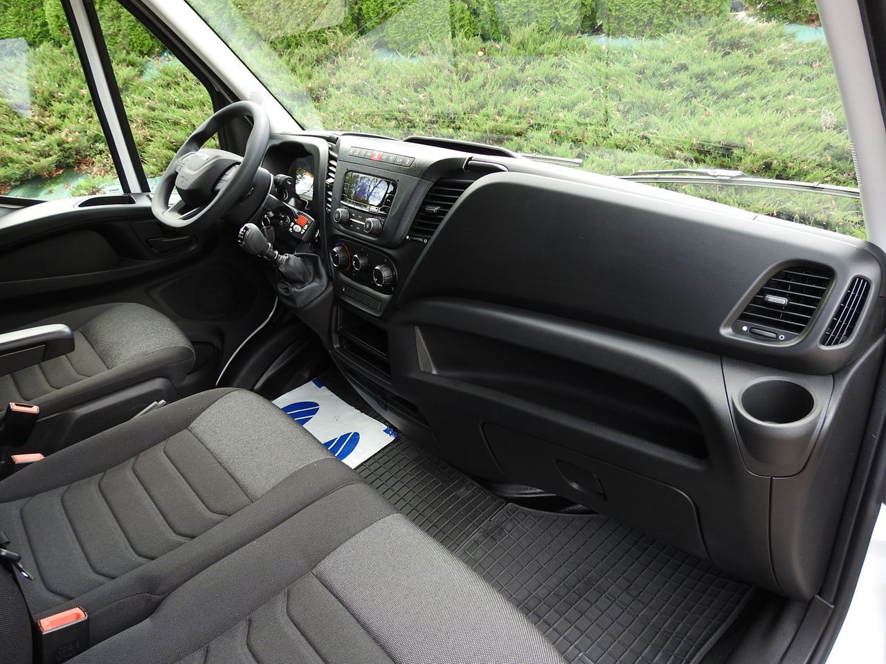 Carrinha frigorífica novo IVECO DAILY 35S16 NEW REGRIGERATOR BOX -10*C 8 PALLETS HEATING FUNCTION POWER SUPPLY 230V CRUISE CONTROL AIR CONDITIONING 160HP: foto 44 Carrinha frigorífica novo IVECO DAILY 35S16 NEW REGRIGERATOR BOX -10*C 8 PALLETS HEATING FUNCTION POWER SUPPLY 230V CRUISE CONTROL AIR CONDITIONING 160HP: foto 44