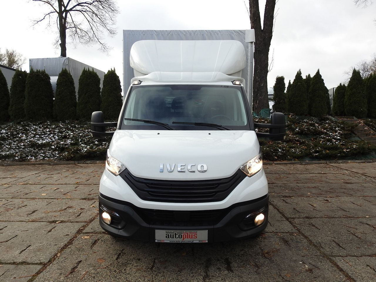 IVECO DAILY 35S16 NEW TARPAULIN LIFT 8 PALLETS CRUISE CONTROL AIR CONDITIONING 160HP - Carrinha de lona: foto 5 IVECO DAILY 35S16 NEW TARPAULIN LIFT 8 PALLETS CRUISE CONTROL AIR CONDITIONING 160HP - Carrinha de lona: foto 5