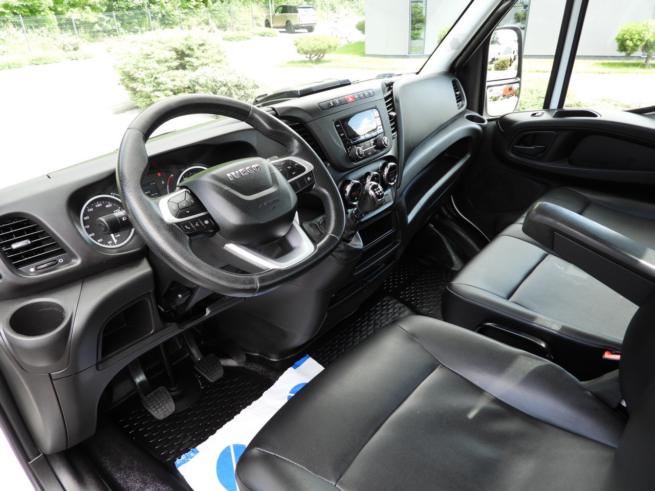 IVECO DAILY 35S16 STAKE BODY 10 PALLETS CRUISE CONTROL AIR CONDITIONING 160HP - Carrinha de caixa aberta: foto 2 IVECO DAILY 35S16 STAKE BODY 10 PALLETS CRUISE CONTROL AIR CONDITIONING 160HP - Carrinha de caixa aberta: foto 2