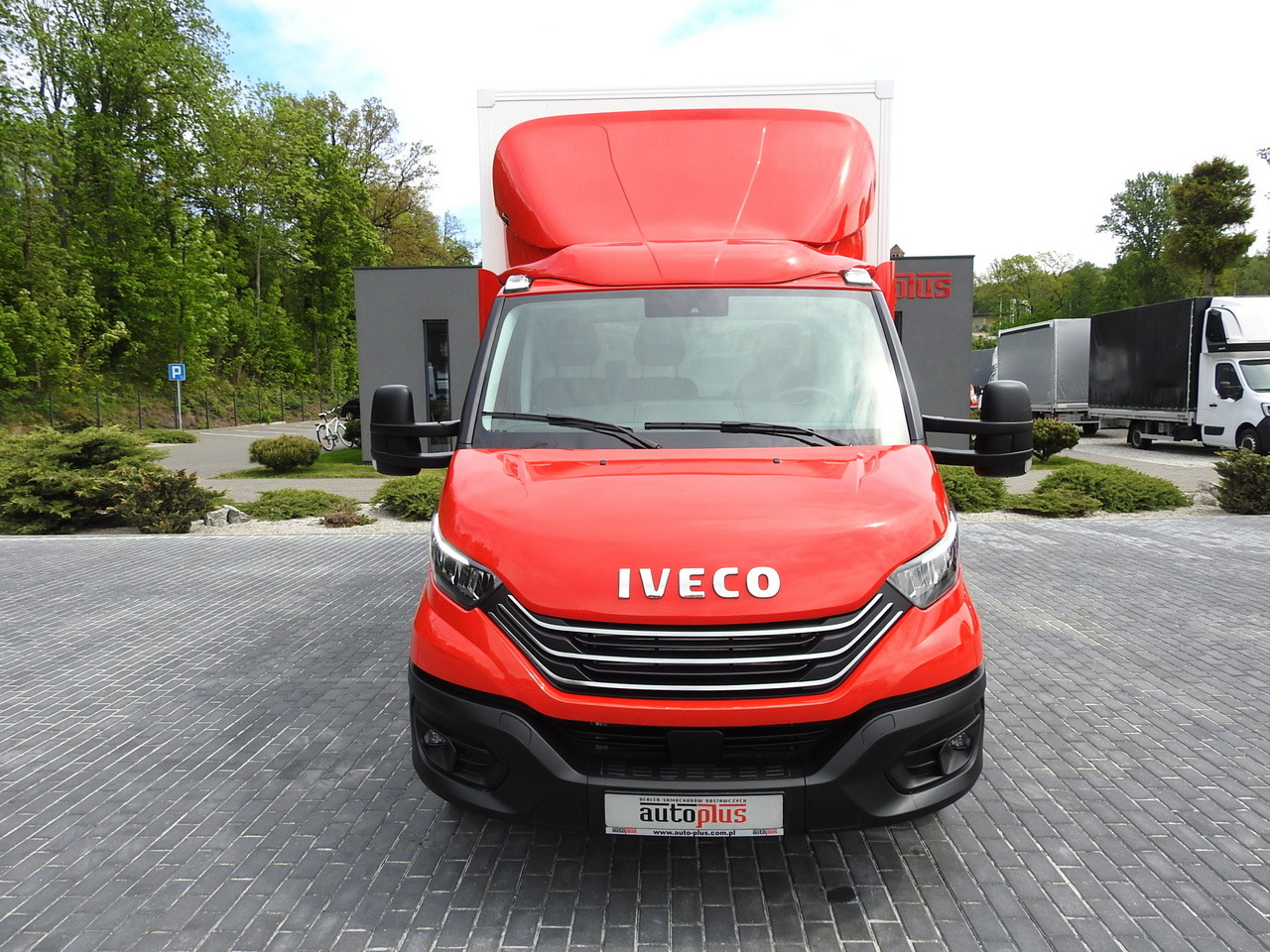 IVECO DAILY 35S18 NEW BOX 10 PALLETS CRUISE CONTROL NAVIGATION AIR CONDITIONING LED LIGHTS GUARANTEE 180HP - Carrinha de contentor: foto 5 IVECO DAILY 35S18 NEW BOX 10 PALLETS CRUISE CONTROL NAVIGATION AIR CONDITIONING LED LIGHTS GUARANTEE 180HP - Carrinha de contentor: foto 5