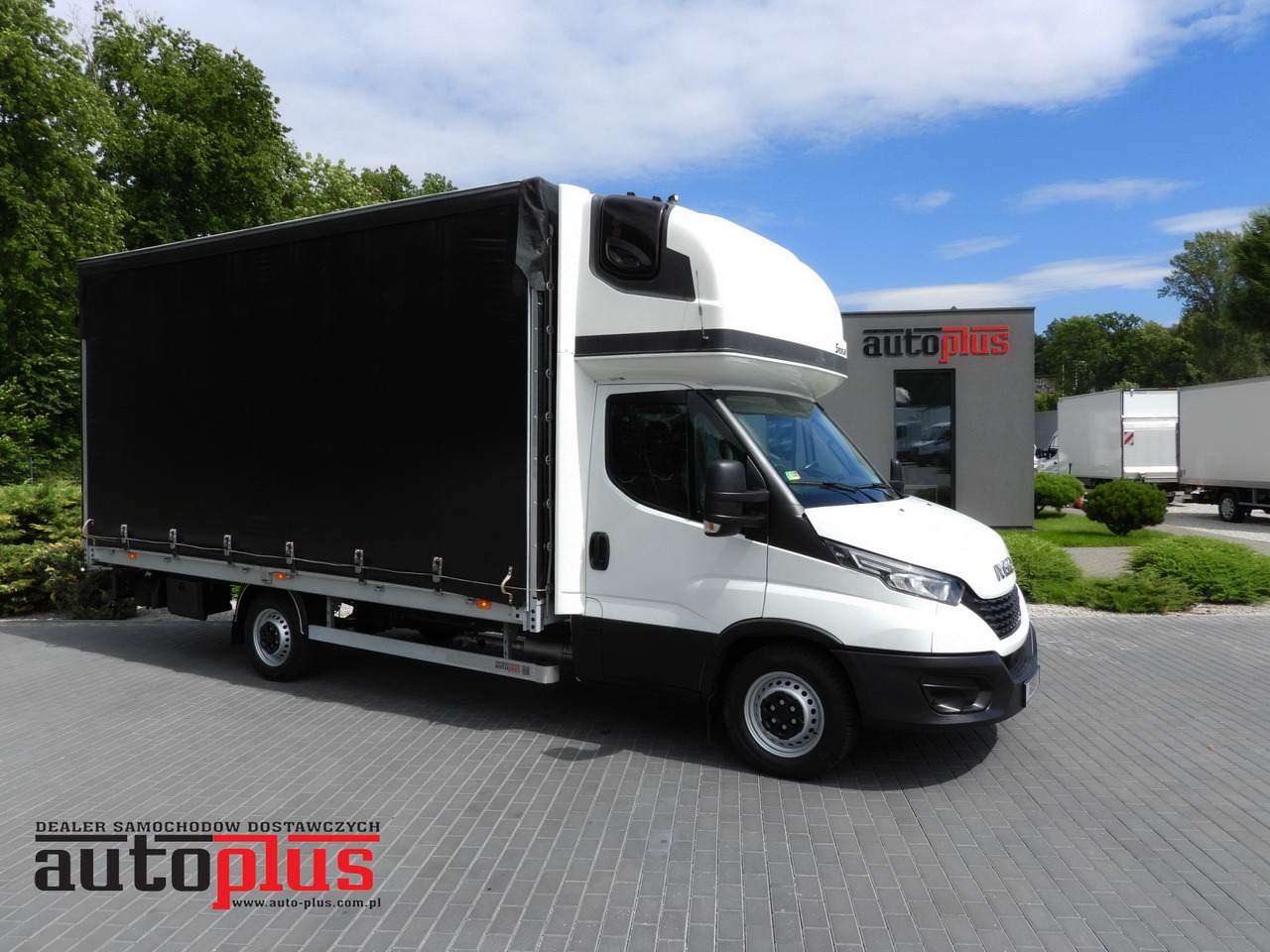 IVECO DAILY 35S18 TARPAULIN 10 PALLETS WEBASTO CRUISE CONTROL LED LIGHTS PNEUMATICS AIR CONDITIONING 180HP - Carrinha de lona: foto 1 IVECO DAILY 35S18 TARPAULIN 10 PALLETS WEBASTO CRUISE CONTROL LED LIGHTS PNEUMATICS AIR CONDITIONING 180HP - Carrinha de lona: foto 1