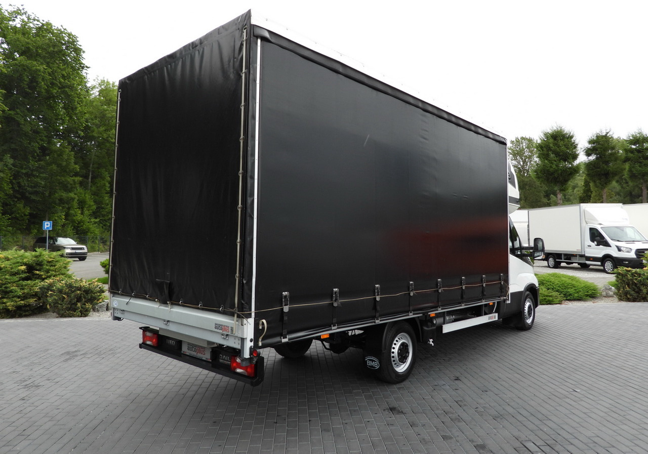 IVECO DAILY 35S18 TARPAULIN 10 PALLETS WEBASTO CRUISE CONTROL NAVIGATION LED LIGHTS AIR CONDITIONING 180HP - Carrinha de lona: foto 3 IVECO DAILY 35S18 TARPAULIN 10 PALLETS WEBASTO CRUISE CONTROL NAVIGATION LED LIGHTS AIR CONDITIONING 180HP - Carrinha de lona: foto 3