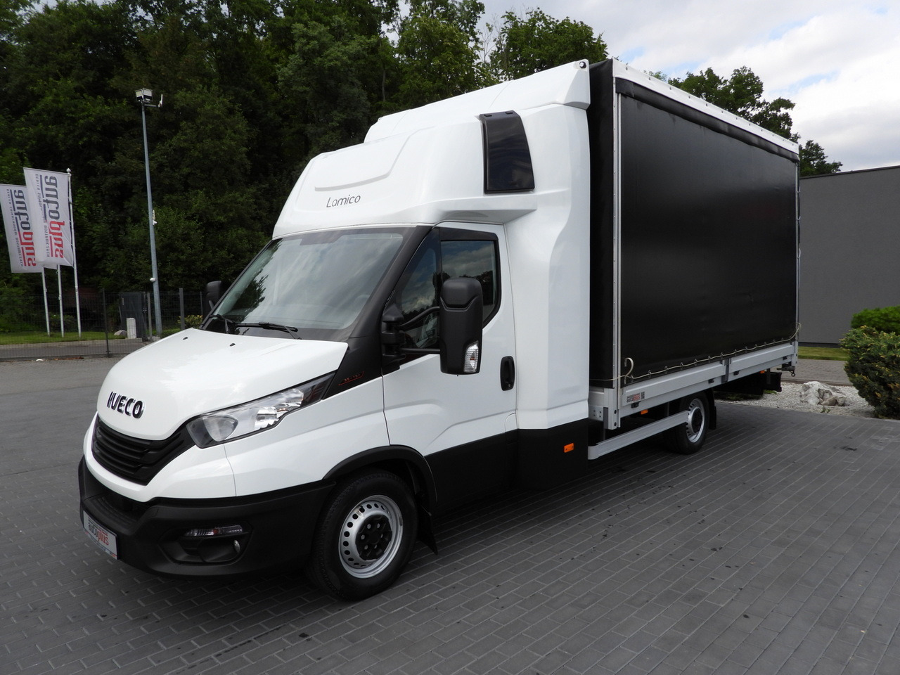 IVECO DAILY 35S18 TARPAULIN LIFT 10 PALLETS WEBASTO CRUISE CONTROL PNEUMATICS AIR CONDITIONING 180HP - Carrinha de lona: foto 5 IVECO DAILY 35S18 TARPAULIN LIFT 10 PALLETS WEBASTO CRUISE CONTROL PNEUMATICS AIR CONDITIONING 180HP - Carrinha de lona: foto 5
