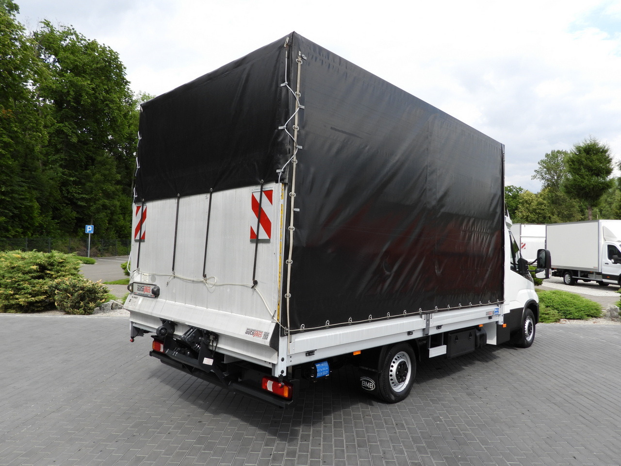IVECO DAILY 35S18 TARPAULIN LIFT 10 PALLETS WEBASTO CRUISE CONTROL PNEUMATICS AIR CONDITIONING 180HP - Carrinha de lona: foto 3 IVECO DAILY 35S18 TARPAULIN LIFT 10 PALLETS WEBASTO CRUISE CONTROL PNEUMATICS AIR CONDITIONING 180HP - Carrinha de lona: foto 3