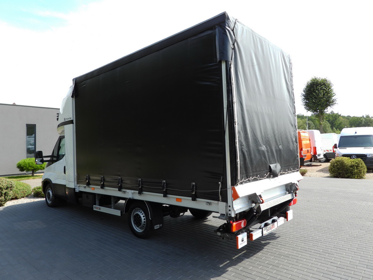 Carrinha de lona IVECO DAILY 35S18 TARPAULIN LIFT 8 PALLETS CRUISE CONTROL AIR CONDITIONING  180HP: foto 10