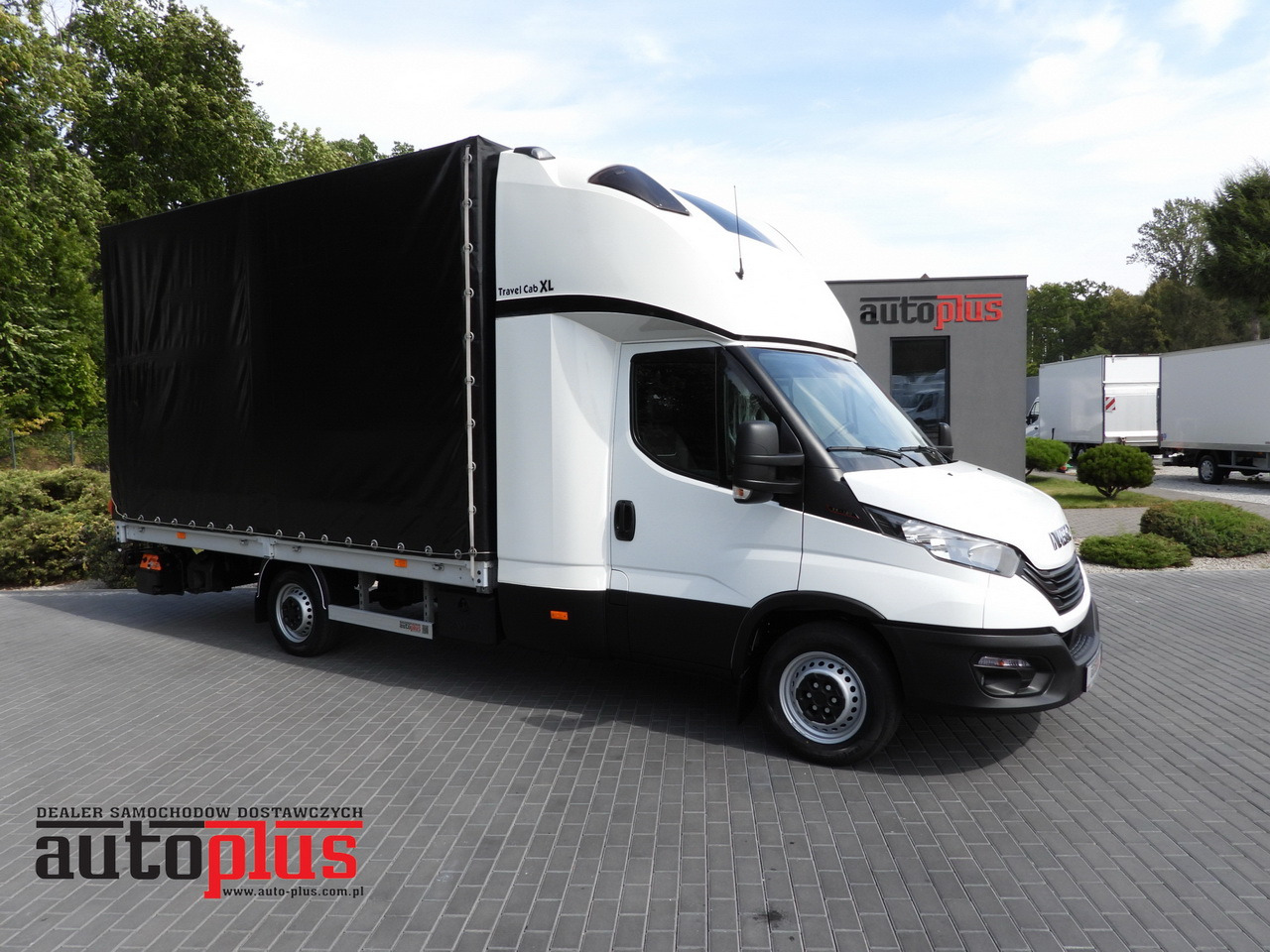 IVECO DAILY 35S18 TARPAULIN LIFT 8 PALLETS CRUISE CONTROL AIR CONDITIONING 180HP - Carrinha de lona: foto 1 IVECO DAILY 35S18 TARPAULIN LIFT 8 PALLETS CRUISE CONTROL AIR CONDITIONING 180HP - Carrinha de lona: foto 1
