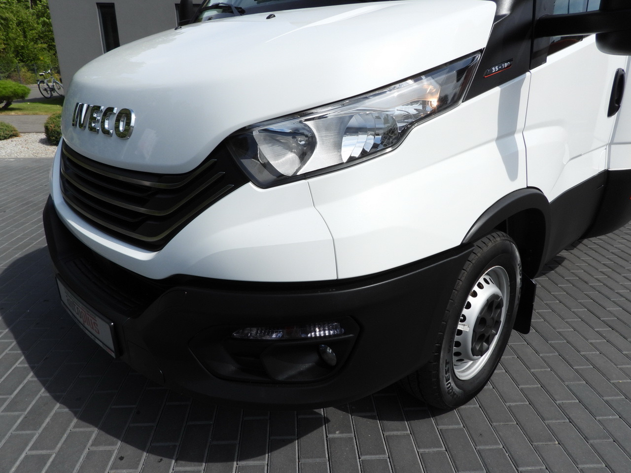 Carrinha de lona IVECO DAILY 35S18 TARPAULIN LIFT 8 PALLETS CRUISE CONTROL AIR CONDITIONING  180HP: foto 18