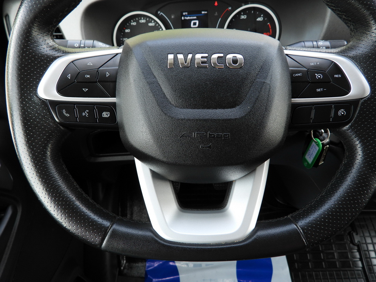 Carrinha de lona IVECO DAILY 35S18 TARPAULIN LIFT 8 PALLETS CRUISE CONTROL AIR CONDITIONING  180HP: foto 38