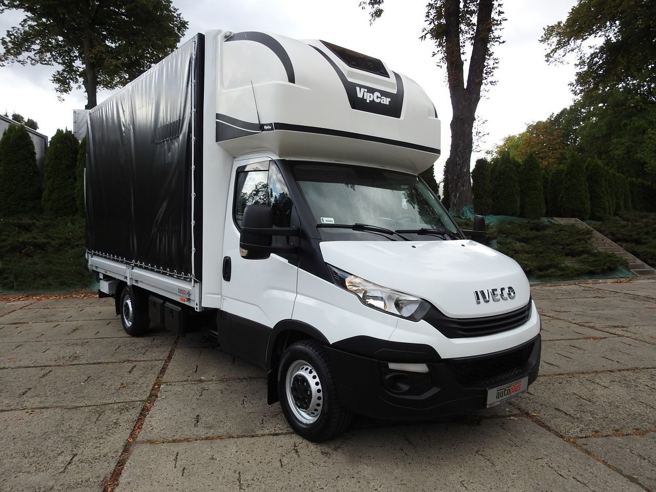 IVECO DAILY 35S18 TARPAULIN LIFT 8 PALLETS CRUISE CONTROL AIR CONDITIONING 180HP - Carrinha de lona: foto 4 IVECO DAILY 35S18 TARPAULIN LIFT 8 PALLETS CRUISE CONTROL AIR CONDITIONING 180HP - Carrinha de lona: foto 4