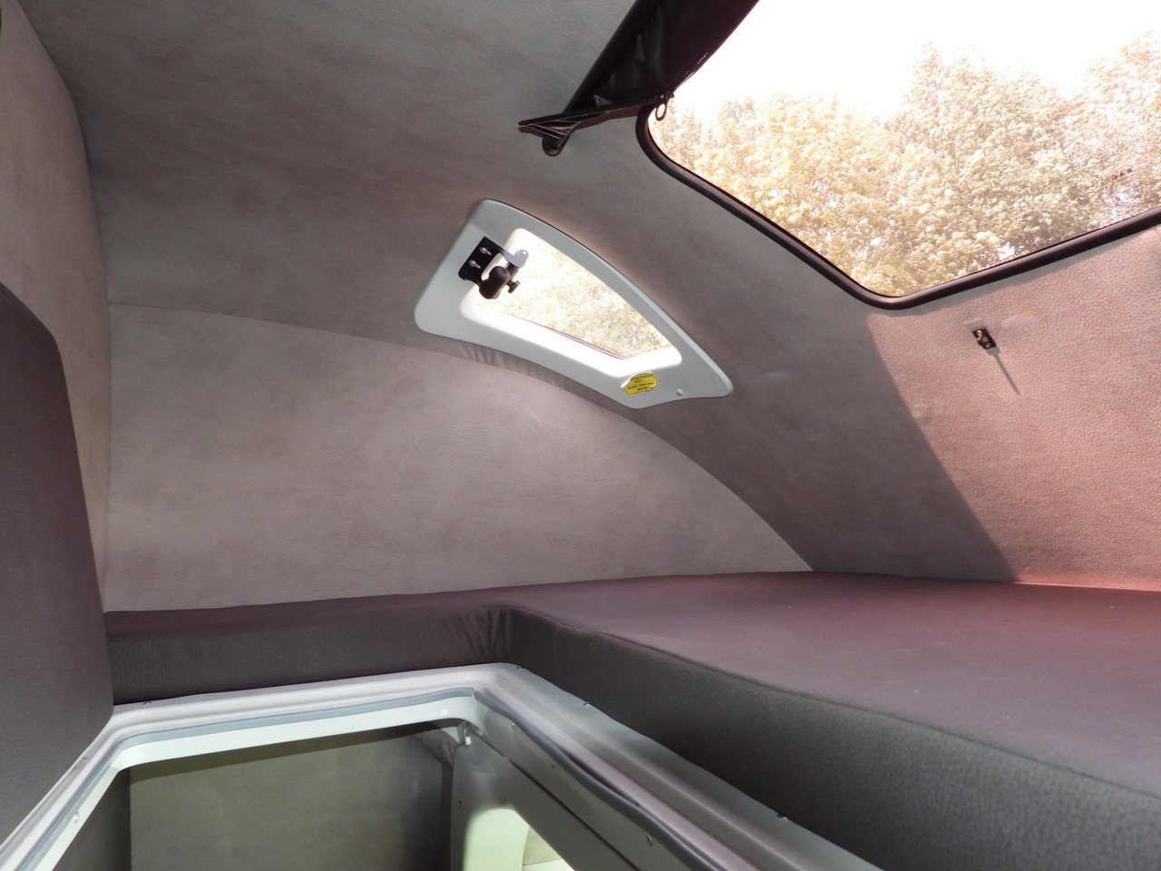 Carrinha de lona IVECO DAILY 35S18 TARPAULIN LIFT 8 PALLETS CRUISE CONTROL AIR CONDITIONING  180HP: foto 50