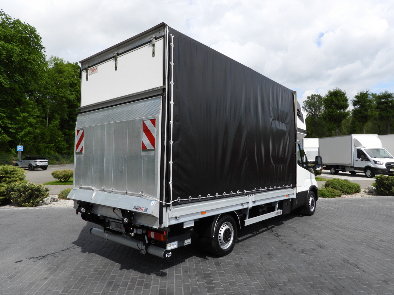 IVECO DAILY 35S18 TARPAULIN LIFT 8 PALLETS WEBASTO CRUISE CONTROL AIR CONDITIONING  180HP - Carrinha de lona: foto 3 IVECO DAILY 35S18 TARPAULIN LIFT 8 PALLETS WEBASTO CRUISE CONTROL AIR CONDITIONING  180HP - Carrinha de lona: foto 3