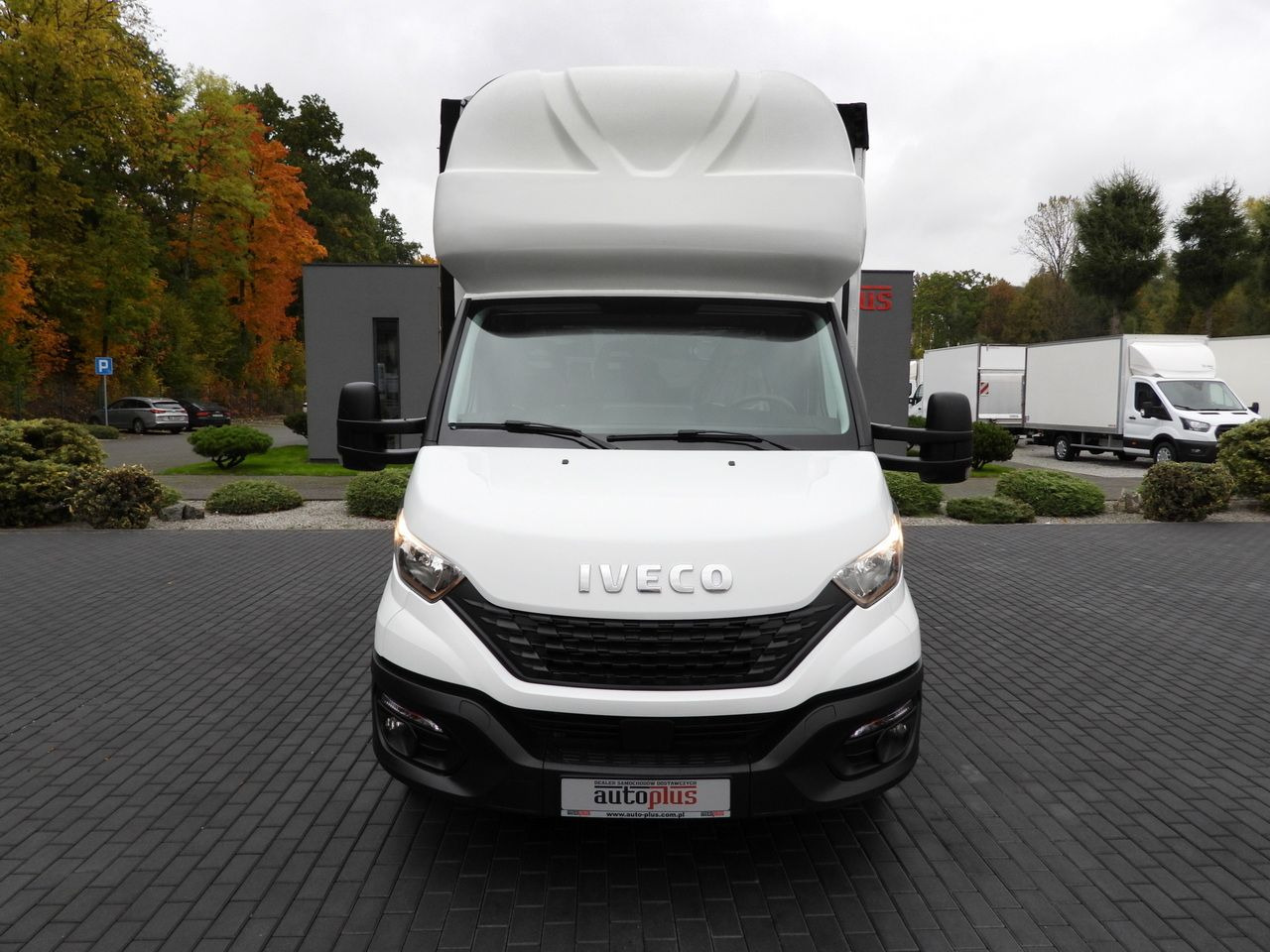 Carrinha de lona IVECO DAILY 35S18 TARPAULIN LIFT 8 PALLETS WEBASTO CRUISE CONTROL AIR CONDITIONING  180HP: foto 5