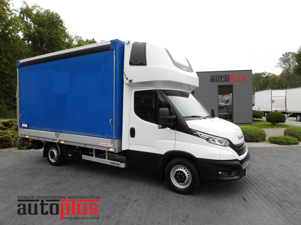 IVECO DAILY 35S18 TARPAULIN LIFT 8 PALLETS WEBASTO CRUISE CONTROL LED LIGHTS AIR CONDITIONING 180HP - Carrinha de lona: foto 1 IVECO DAILY 35S18 TARPAULIN LIFT 8 PALLETS WEBASTO CRUISE CONTROL LED LIGHTS AIR CONDITIONING 180HP - Carrinha de lona: foto 1