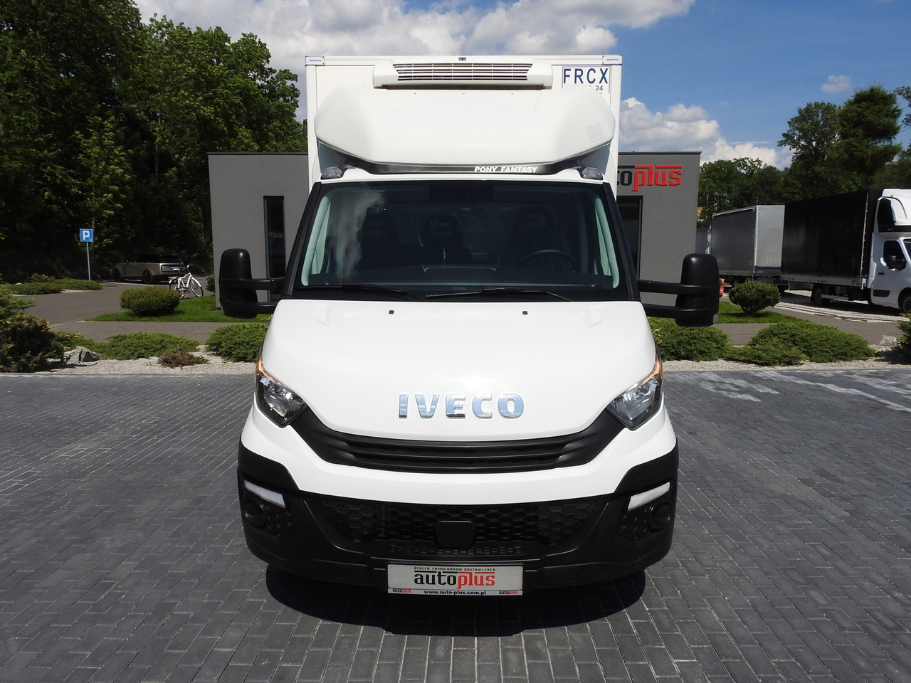 IVECO DAILY 50C15 REGRIGERATOR BOX -5*C POWER SUPPLY 230V AIR CONDITIONING TWIN WHEELS 150HP - Carrinha frigorífica: foto 5 IVECO DAILY 50C15 REGRIGERATOR BOX -5*C POWER SUPPLY 230V AIR CONDITIONING TWIN WHEELS 150HP - Carrinha frigorífica: foto 5