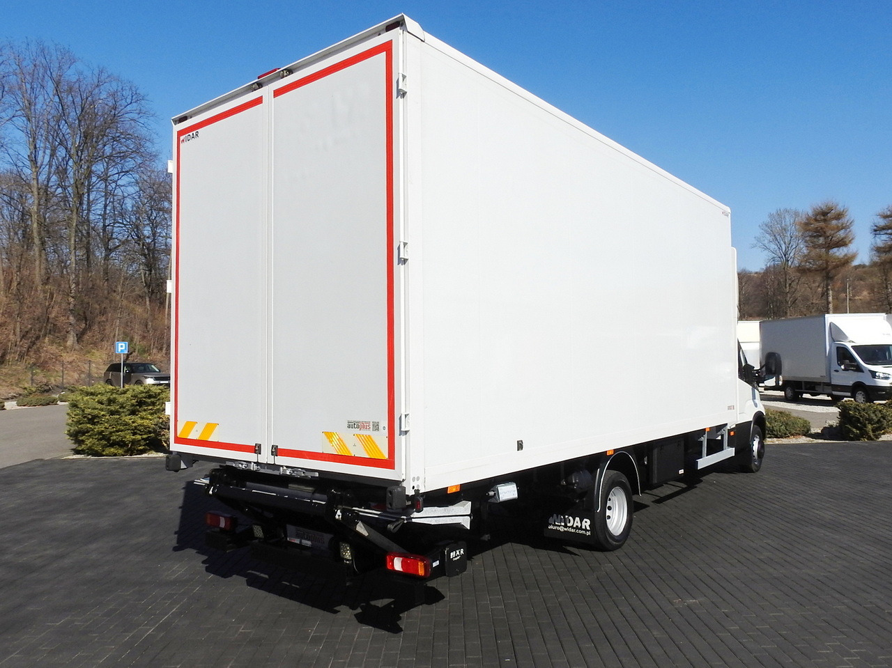 IVECO DAILY 70C18 BOX LIFT 14 PALLETS WEBASTO CRUISE CONTROL NAVIGATION LED LIGHTS TWIN WHEELS AIR CONDITIONING 180HP - Carrinha de contentor: foto 3 IVECO DAILY 70C18 BOX LIFT 14 PALLETS WEBASTO CRUISE CONTROL NAVIGATION LED LIGHTS TWIN WHEELS AIR CONDITIONING 180HP - Carrinha de contentor: foto 3