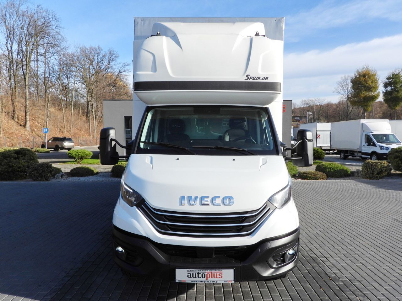 IVECO DAILY 70C18 TARPAULIN LIFT 16 PALLETS WEBASTO CRUISE CONTROL NAVIGATION LED LIGHTS PNEUMATICS AUTOMATIC TRANSMISSION HI-MATIC TWIN WHEELS AIR CONDITIONING 180HP - Camião de lona: foto 5 IVECO DAILY 70C18 TARPAULIN LIFT 16 PALLETS WEBASTO CRUISE CONTROL NAVIGATION LED LIGHTS PNEUMATICS AUTOMATIC TRANSMISSION HI-MATIC TWIN WHEELS AIR CONDITIONING 180HP - Camião de lona: foto 5
