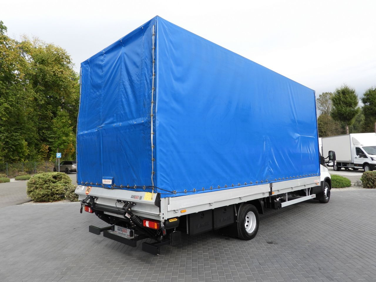IVECO DAILY 72C18 TARPAULIN LIFT 14 PALLETS WEBASTO CRUISE CONTROL LED LIGHTS TWIN WHEELS AIR CONDITIONING 180HP - Carrinha de lona: foto 3 IVECO DAILY 72C18 TARPAULIN LIFT 14 PALLETS WEBASTO CRUISE CONTROL LED LIGHTS TWIN WHEELS AIR CONDITIONING 180HP - Carrinha de lona: foto 3