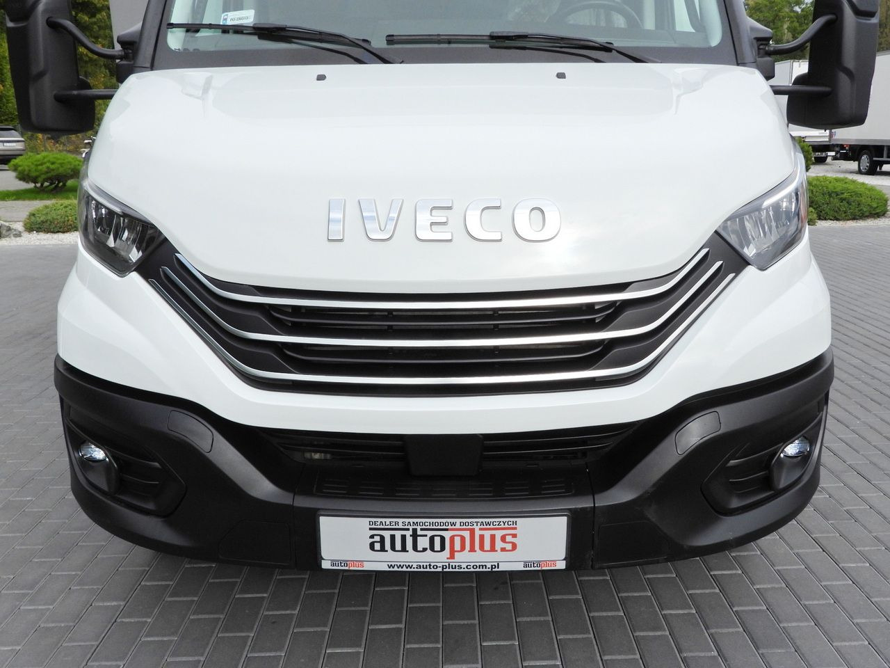 Camião de lona IVECO DAILY 72C18 TARPAULIN LIFT 14 PALLETS WEBASTO CRUISE CONTROL LED LIGHTS TWIN WHEELS AIR CONDITIONING  180HP: foto 15