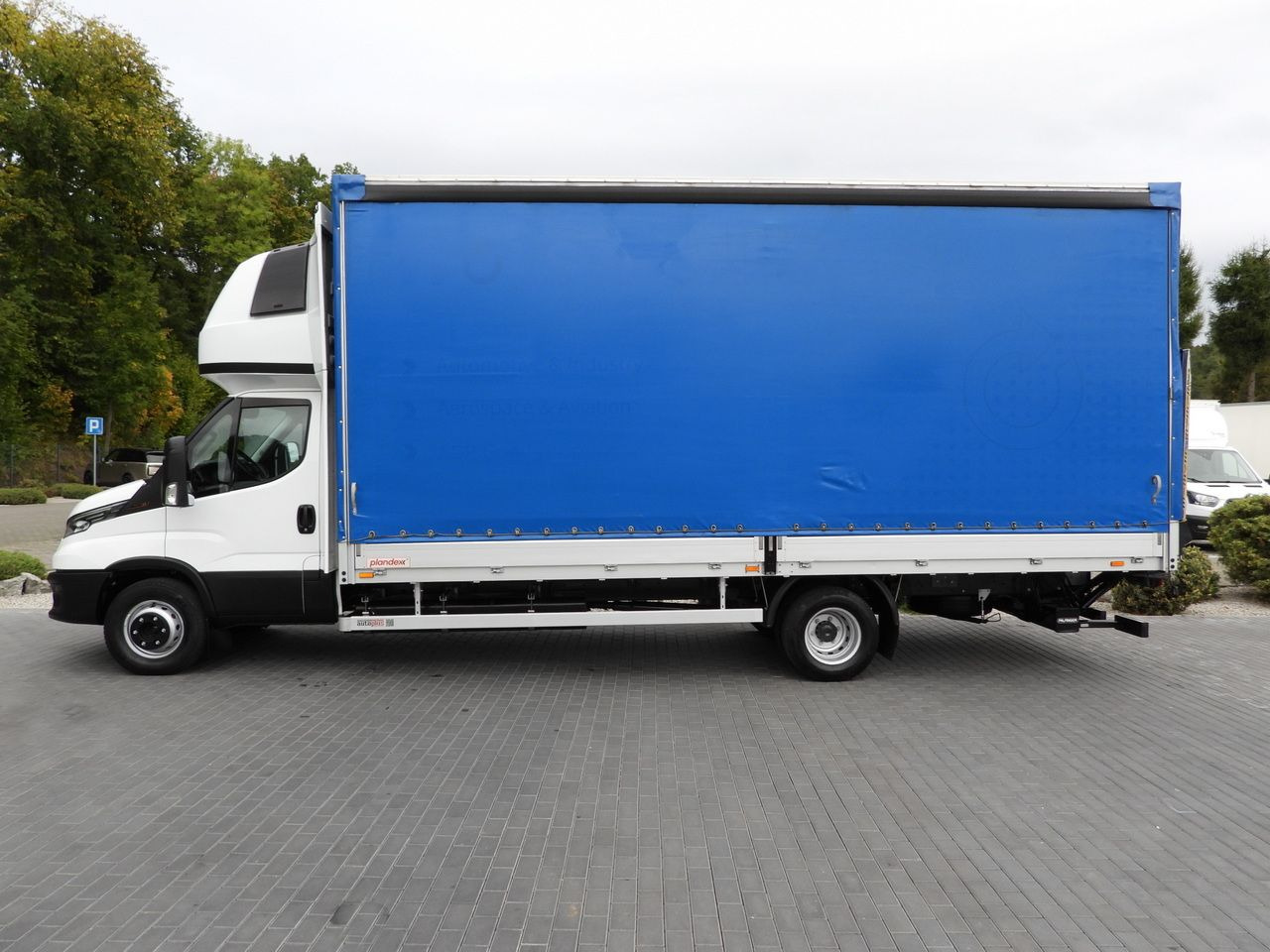 Camião de lona IVECO DAILY 72C18 TARPAULIN LIFT 14 PALLETS WEBASTO CRUISE CONTROL LED LIGHTS TWIN WHEELS AIR CONDITIONING  180HP: foto 9