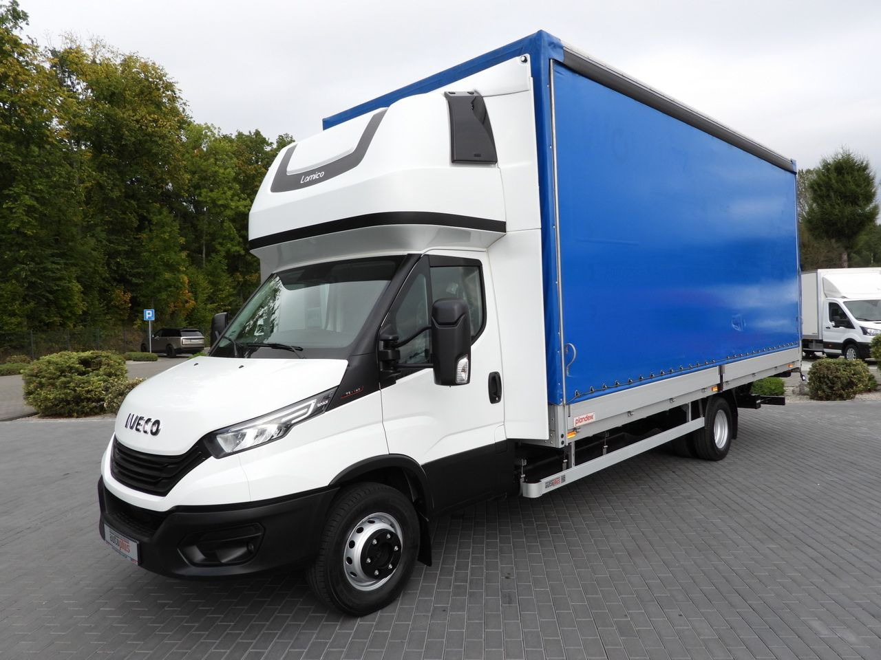 Camião de lona IVECO DAILY 72C18 TARPAULIN LIFT 14 PALLETS WEBASTO CRUISE CONTROL LED LIGHTS TWIN WHEELS AIR CONDITIONING  180HP: foto 19