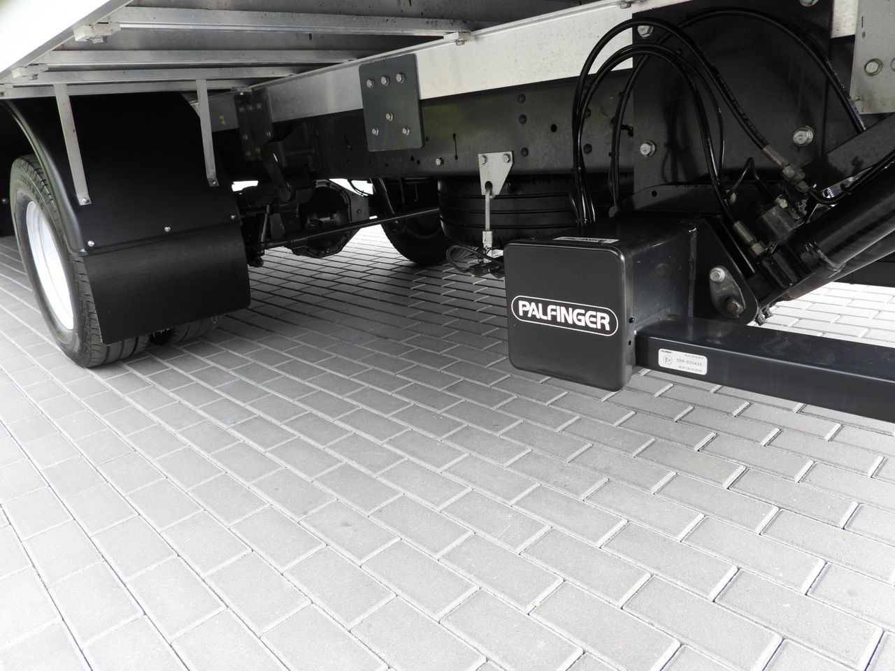 Camião de lona IVECO DAILY 72C18 TARPAULIN LIFT 14 PALLETS WEBASTO CRUISE CONTROL LED LIGHTS TWIN WHEELS AIR CONDITIONING  180HP: foto 26