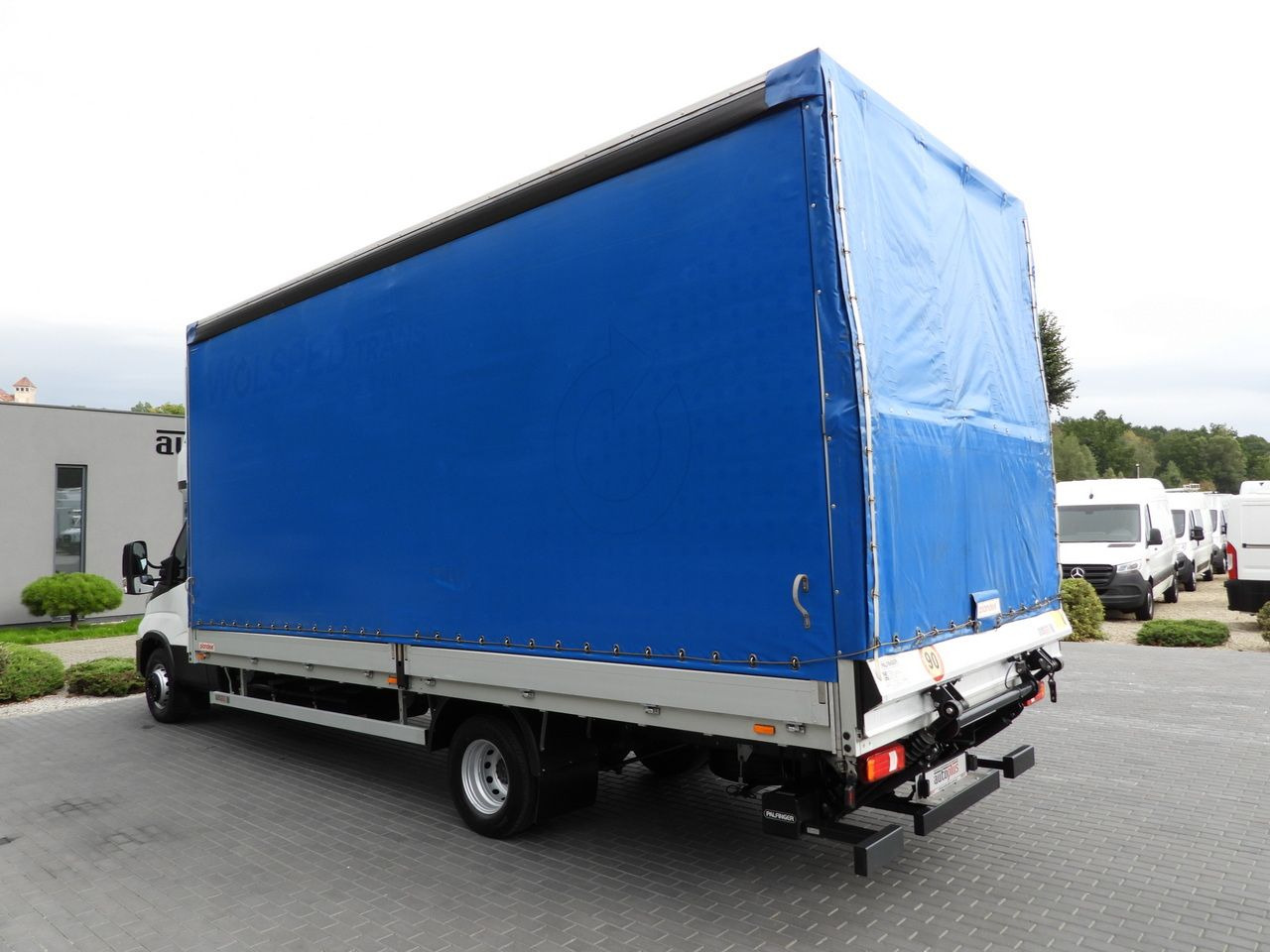 Camião de lona IVECO DAILY 72C18 TARPAULIN LIFT 14 PALLETS WEBASTO CRUISE CONTROL LED LIGHTS TWIN WHEELS AIR CONDITIONING  180HP: foto 10