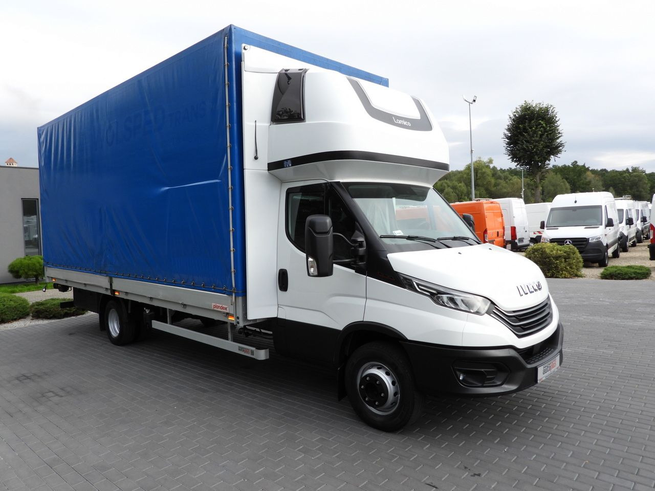 IVECO DAILY 72C18 TARPAULIN LIFT 14 PALLETS WEBASTO CRUISE CONTROL LED LIGHTS TWIN WHEELS AIR CONDITIONING 180HP - Carrinha de lona: foto 4 IVECO DAILY 72C18 TARPAULIN LIFT 14 PALLETS WEBASTO CRUISE CONTROL LED LIGHTS TWIN WHEELS AIR CONDITIONING 180HP - Carrinha de lona: foto 4