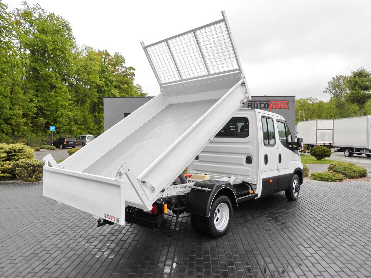 Iveco DAILY 35C13 KIPPER DOPPELKABINE DOKA 7 SITZE A/C - Carrinha basculante, Carrinha cabine dupla: foto 3 Iveco DAILY 35C13 KIPPER DOPPELKABINE DOKA 7 SITZE A/C - Carrinha basculante, Carrinha cabine dupla: foto 3