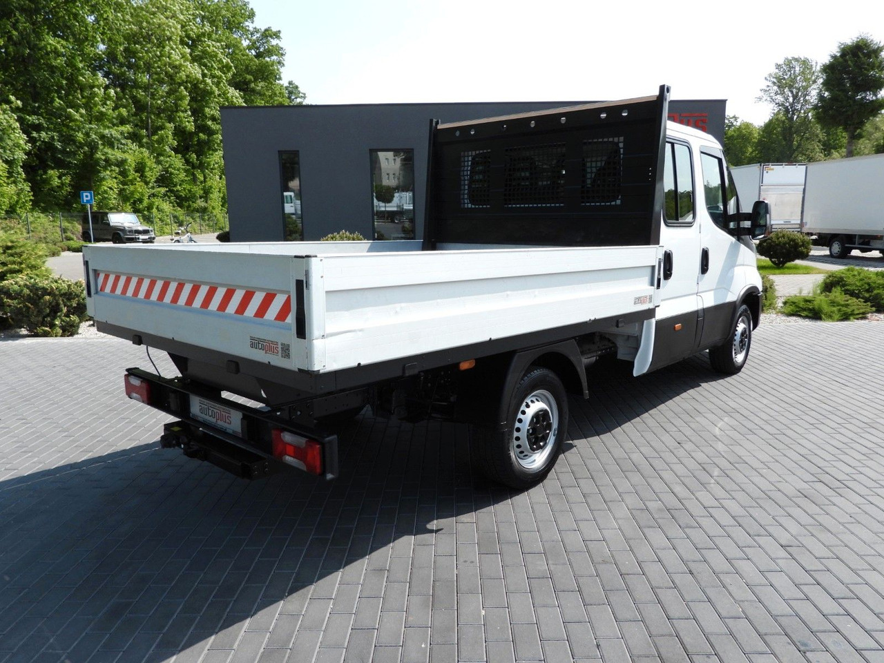 Iveco DAILY 35S12 PRITSCHE DOPPELKABINE DOKA 7 SITZE - Carrinha de caixa aberta, Carrinha cabine dupla: foto 3 Iveco DAILY 35S12 PRITSCHE DOPPELKABINE DOKA 7 SITZE - Carrinha de caixa aberta, Carrinha cabine dupla: foto 3