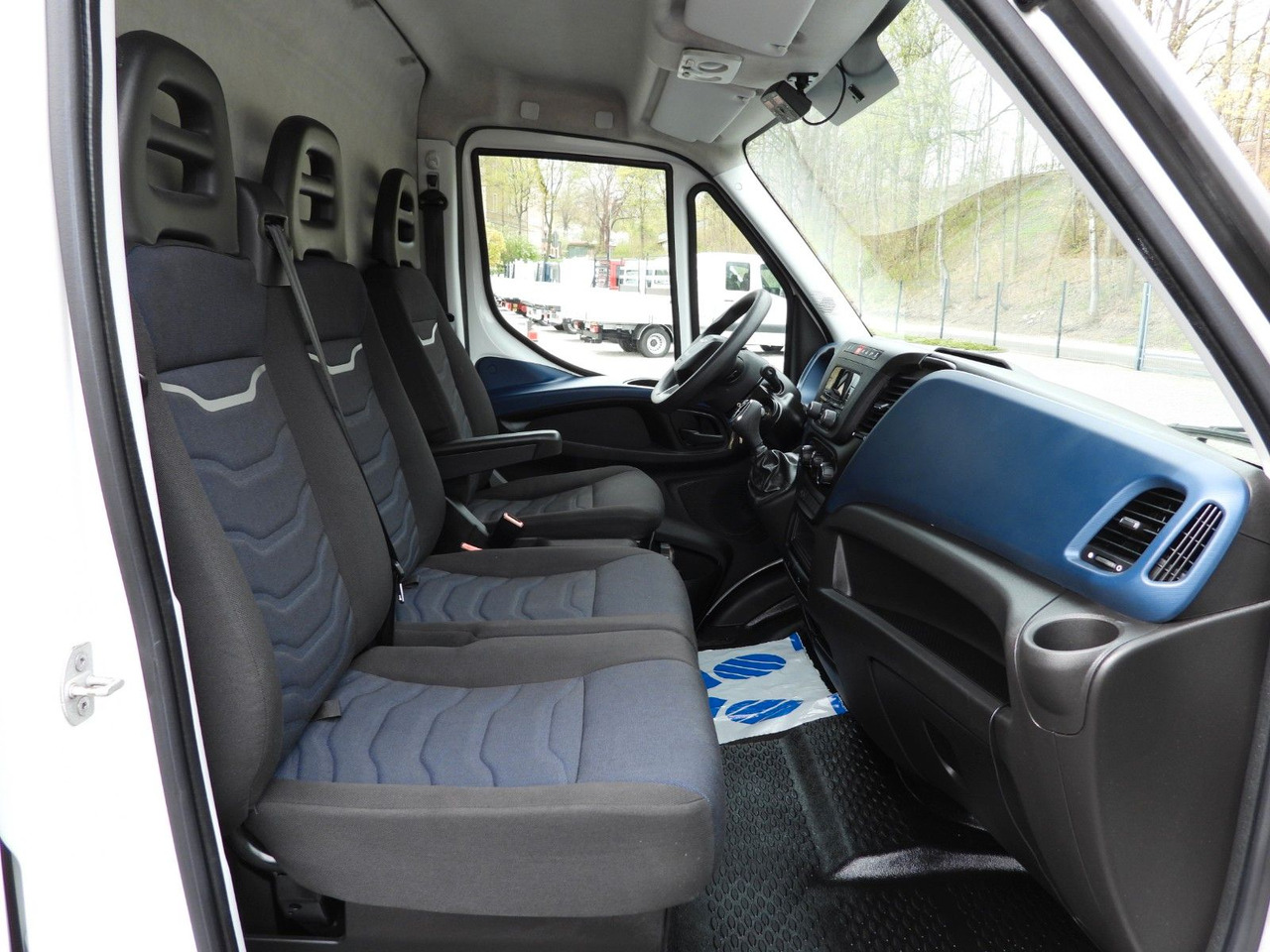 Leasing de  Iveco DAILY 35S14 KÜHLKASTENWAGEN -5*C STROMVERSORGUNG Iveco DAILY 35S14 KÜHLKASTENWAGEN -5*C STROMVERSORGUNG: foto 29