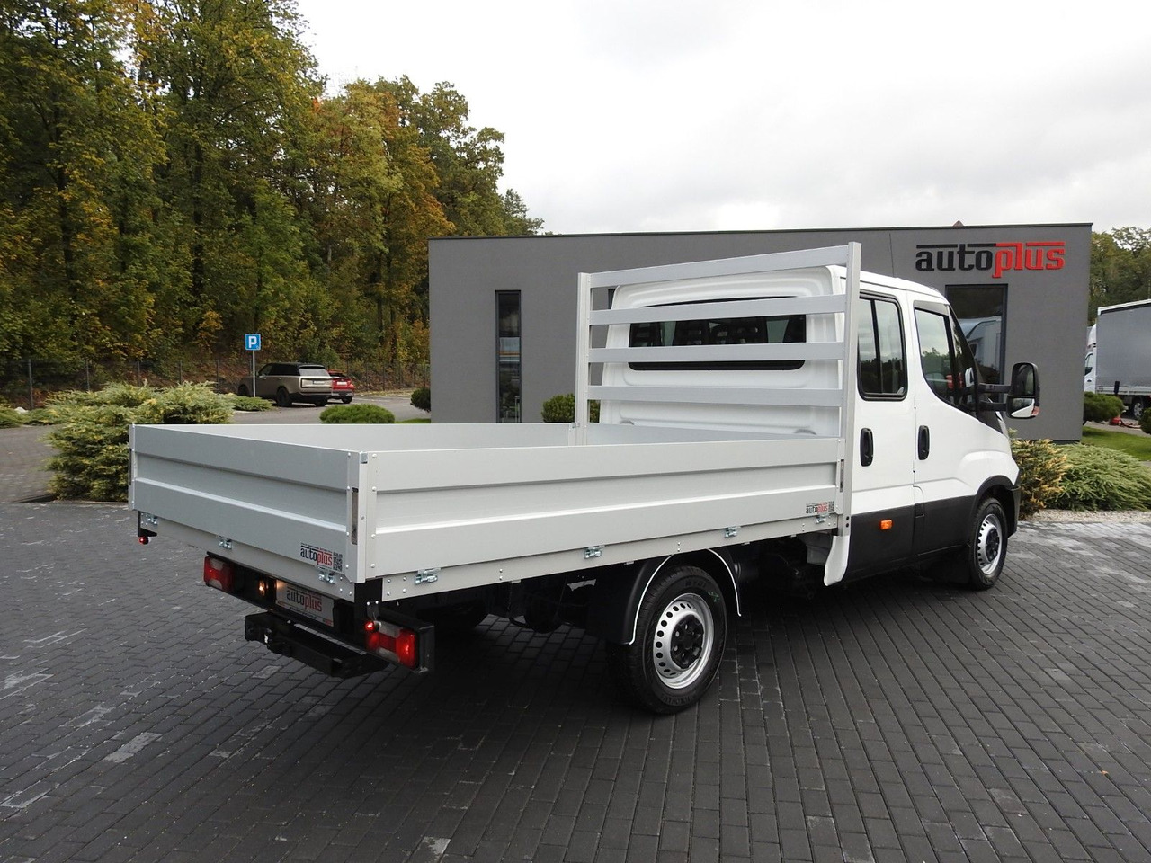 Iveco DAILY 35S15 PRITSCHE DOPPELKABINE DOKA 7 SITZE - Carrinha de caixa aberta, Carrinha cabine dupla: foto 3 Iveco DAILY 35S15 PRITSCHE DOPPELKABINE DOKA 7 SITZE - Carrinha de caixa aberta, Carrinha cabine dupla: foto 3