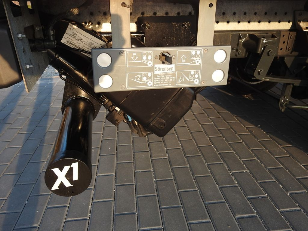 Carrinha de contentor Iveco DAILY 35S16 KOFFER AUFZUG 8 PALETTEN TEMPOMAT: foto 19