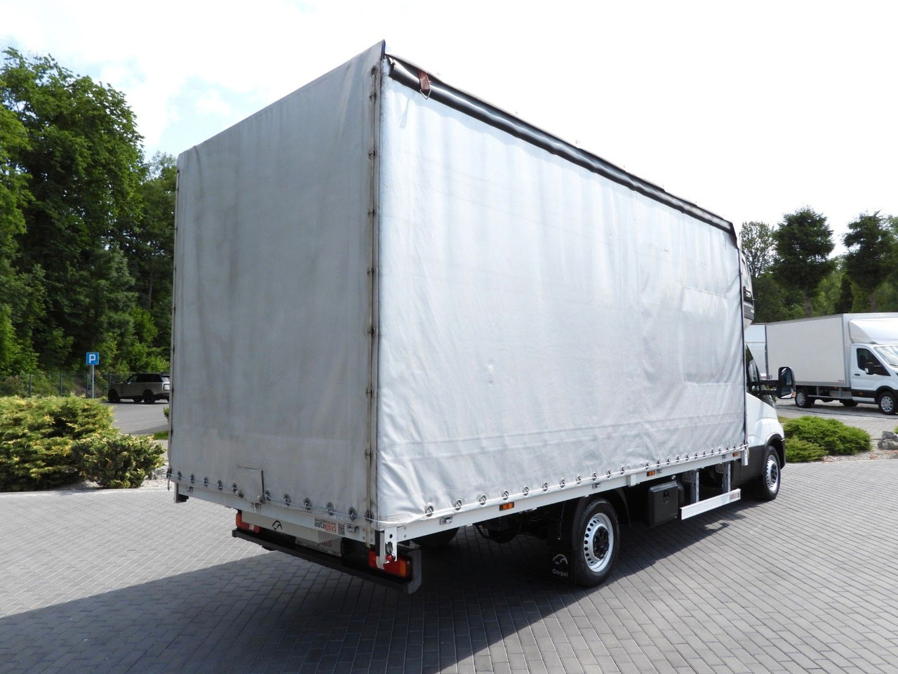 Iveco DAILY 35S18 PRITSCHE PLANE 10 PALETTEN TEMPOMAT - Carrinha de lona: foto 3 Iveco DAILY 35S18 PRITSCHE PLANE 10 PALETTEN TEMPOMAT - Carrinha de lona: foto 3