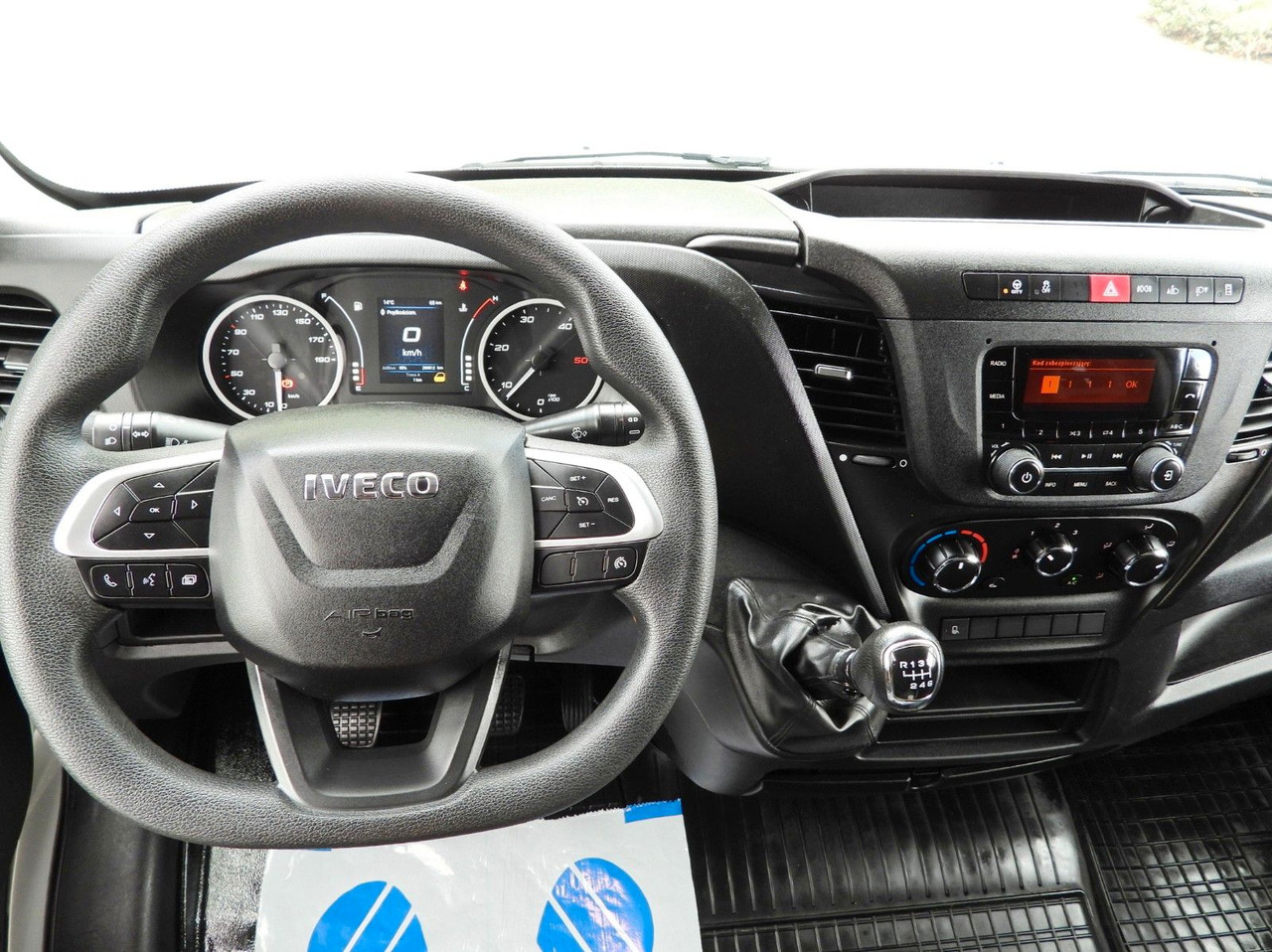 Carrinha de lona Iveco DAILY  35S18 PRITSCHE PLANE 10 PALETTEN WEBASTO: foto 24