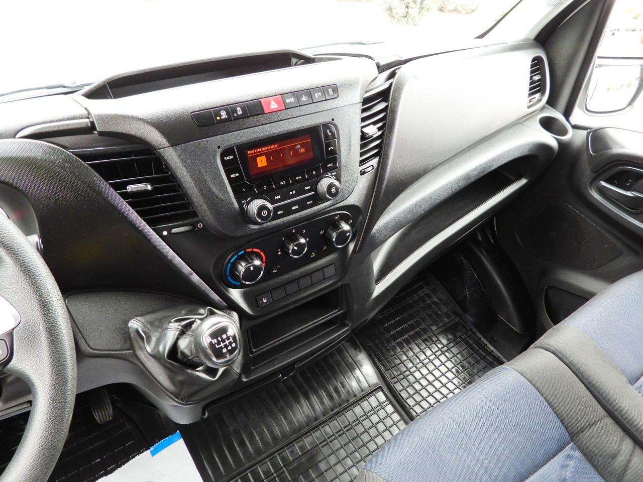Carrinha de lona Iveco DAILY  35S18 PRITSCHE PLANE 10 PALETTEN WEBASTO: foto 25