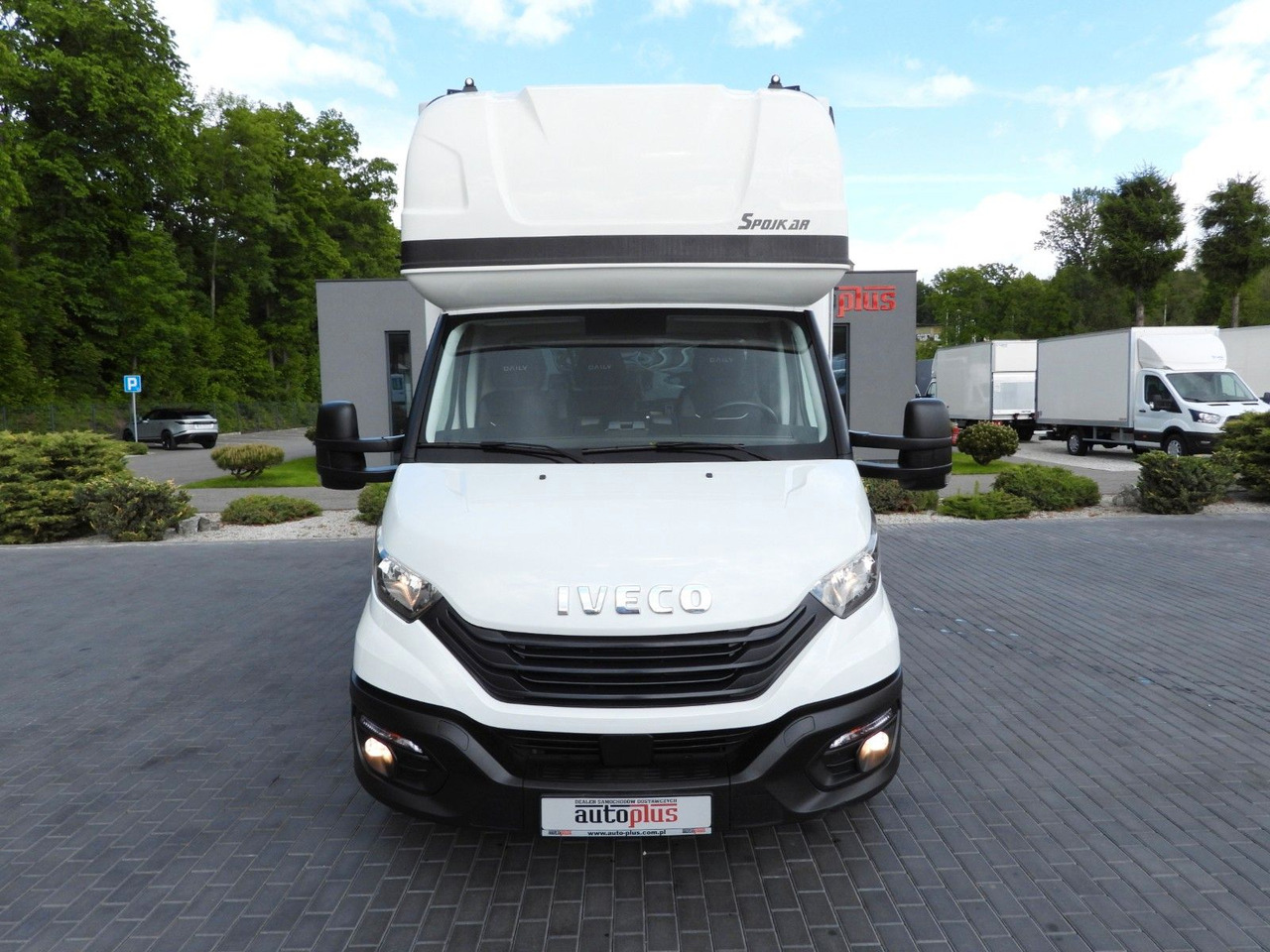 Iveco DAILY 35S18 PRITSCHE PLANE AUFZUG 8 PALETTEN - Carrinha de lona: foto 5 Iveco DAILY 35S18 PRITSCHE PLANE AUFZUG 8 PALETTEN - Carrinha de lona: foto 5
