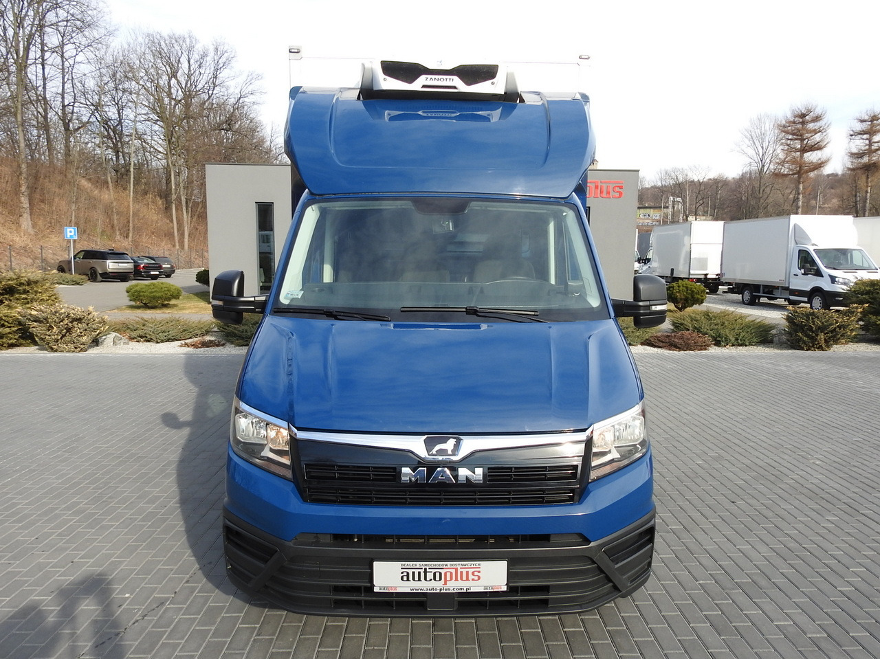 MAN TGE 3.180 REGRIGERATOR BOX -5*C 8 PALLETS HEATING FUNCTION CRUISE CONTROL PNEUMATICS AIR CONDITIONING 180HP - Carrinha frigorífica: foto 5 MAN TGE 3.180 REGRIGERATOR BOX -5*C 8 PALLETS HEATING FUNCTION CRUISE CONTROL PNEUMATICS AIR CONDITIONING 180HP - Carrinha frigorífica: foto 5