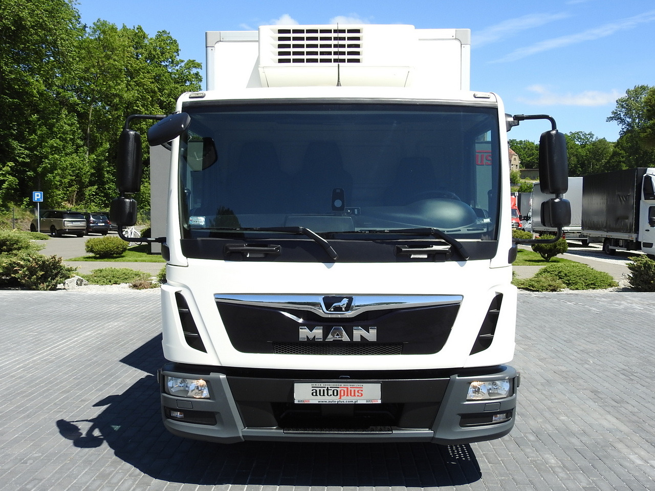 MAN TGL 10.180 REGRIGERATOR BOX -20*C 11 PALLETS POWER SUPPLY 230V AIR CONDITIONING PNEUMATICS TWIN WHEELS 180HP - Camião frigorífico: foto 5 MAN TGL 10.180 REGRIGERATOR BOX -20*C 11 PALLETS POWER SUPPLY 230V AIR CONDITIONING PNEUMATICS TWIN WHEELS 180HP - Camião frigorífico: foto 5