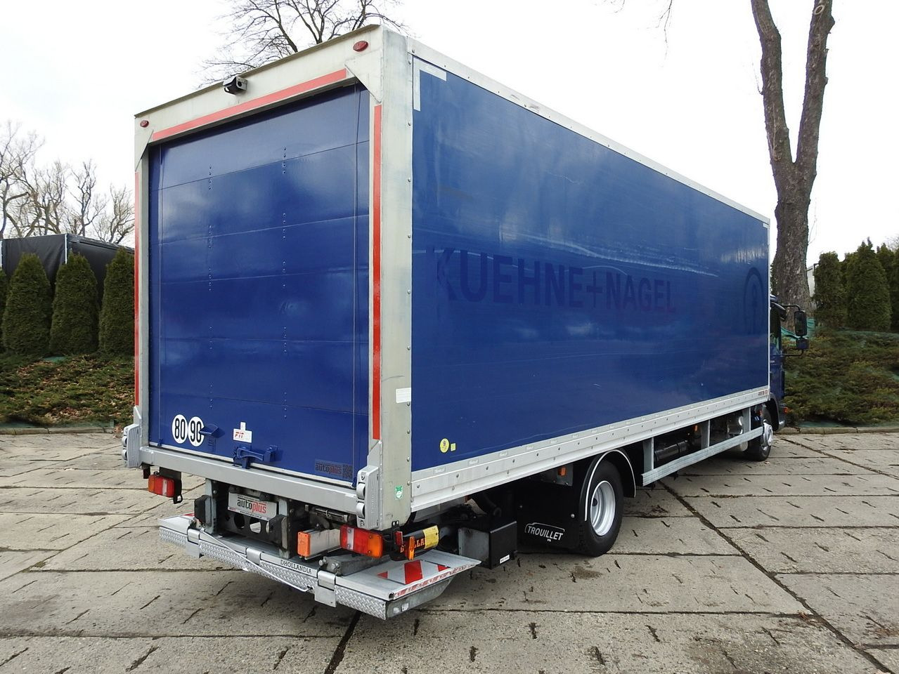 MAN TGL 12.220 BOX LIFT 18 PALLETS CRUISE CONTROLAIR CONDITIONING PNEUMATICS AUTOMATIC TWIN WHEELS  220HP - Carrinha de contentor: foto 3 MAN TGL 12.220 BOX LIFT 18 PALLETS CRUISE CONTROLAIR CONDITIONING PNEUMATICS AUTOMATIC TWIN WHEELS  220HP - Carrinha de contentor: foto 3