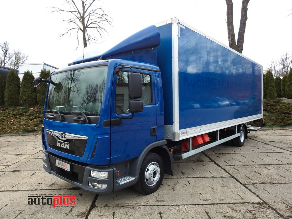 MAN TGL 12.220 KOFFER 18 PALETTEN ZWILLINGSRÄDER - Camião furgão: foto 1 MAN TGL 12.220 KOFFER 18 PALETTEN ZWILLINGSRÄDER - Camião furgão: foto 1